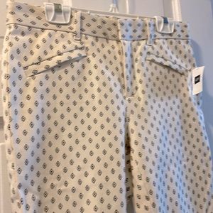 GAP bi-stretch skinny ankle pants.